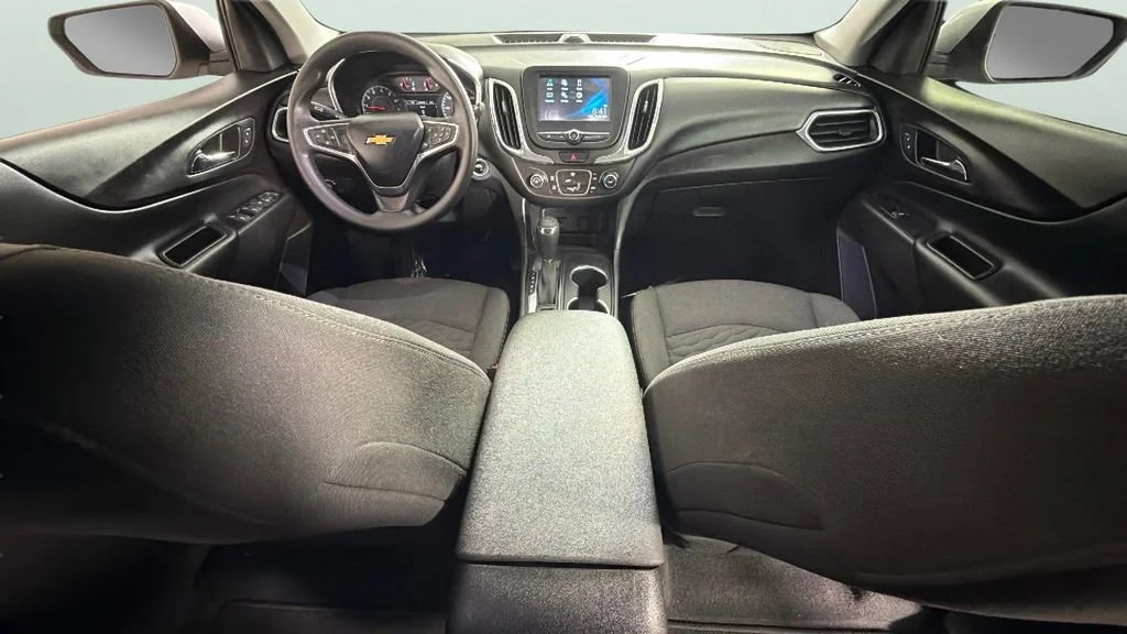 Used 2018 SILVER ICE METALLIC Chevrolet LT image 30