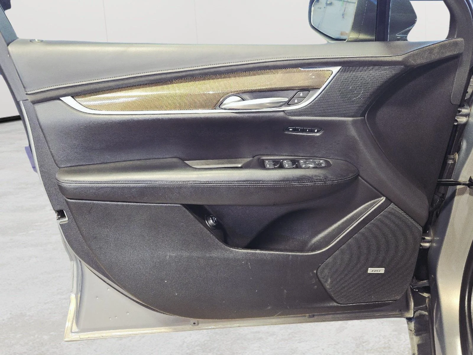 Used 2019 Bronze Dune Metallic Cadillac Platinum AWD image 18