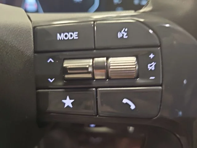 Used 2024 White Kia GT-Line image 18