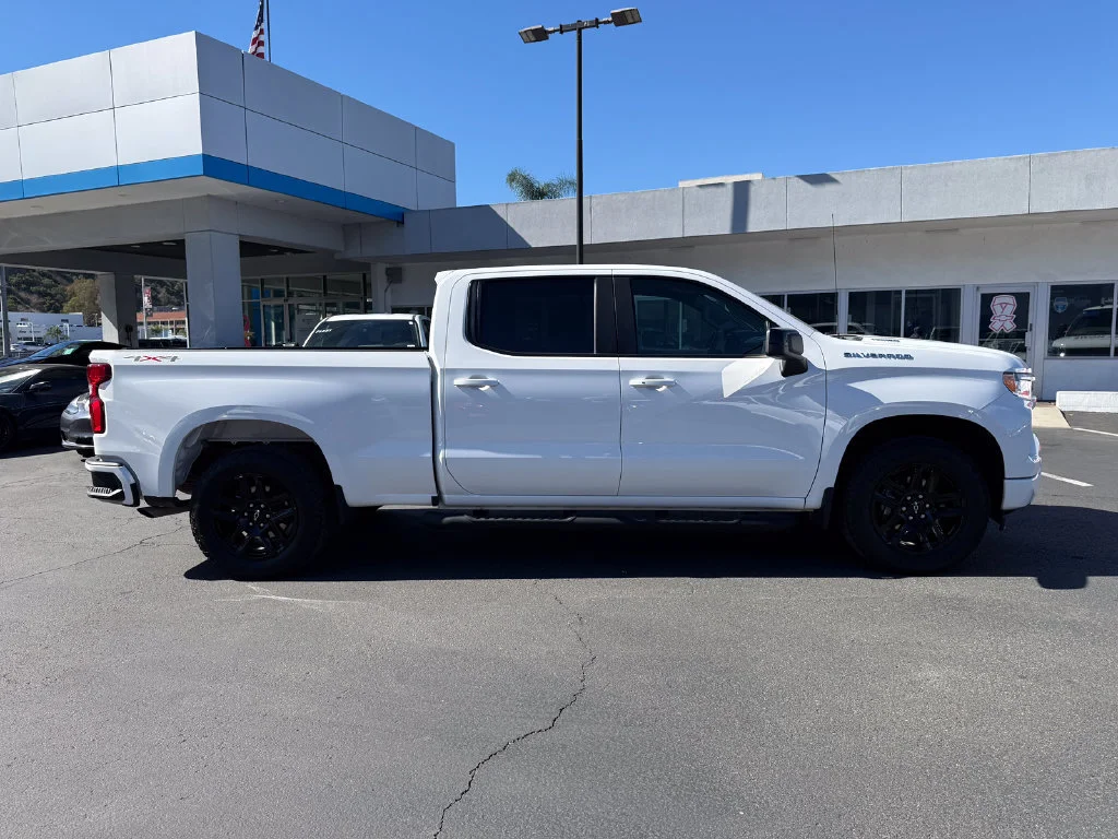 Used 2026 Summit White Chevrolet RST image 6