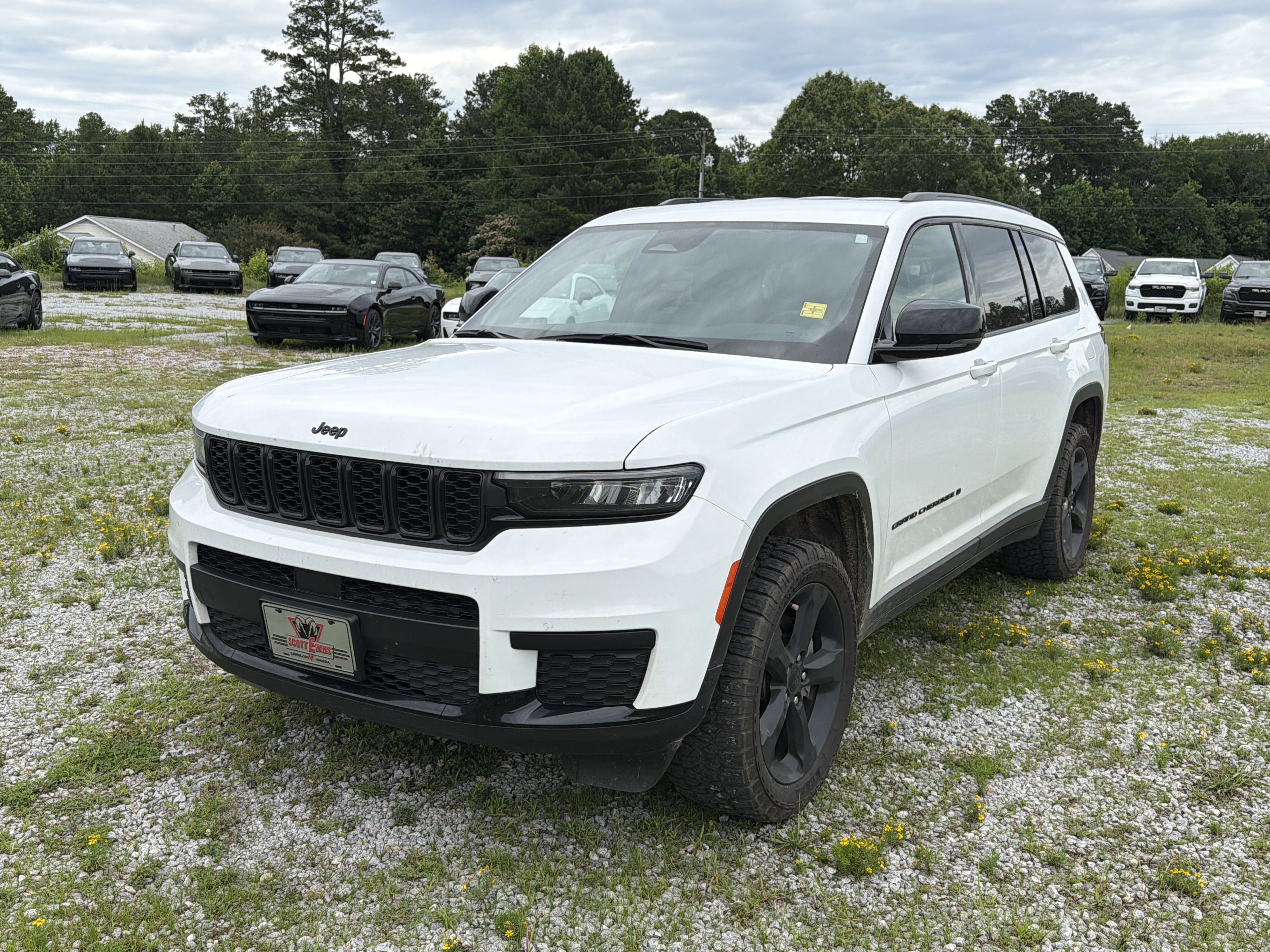 Used 2023 Bright White Clearcoat Jeep Altitude image 5