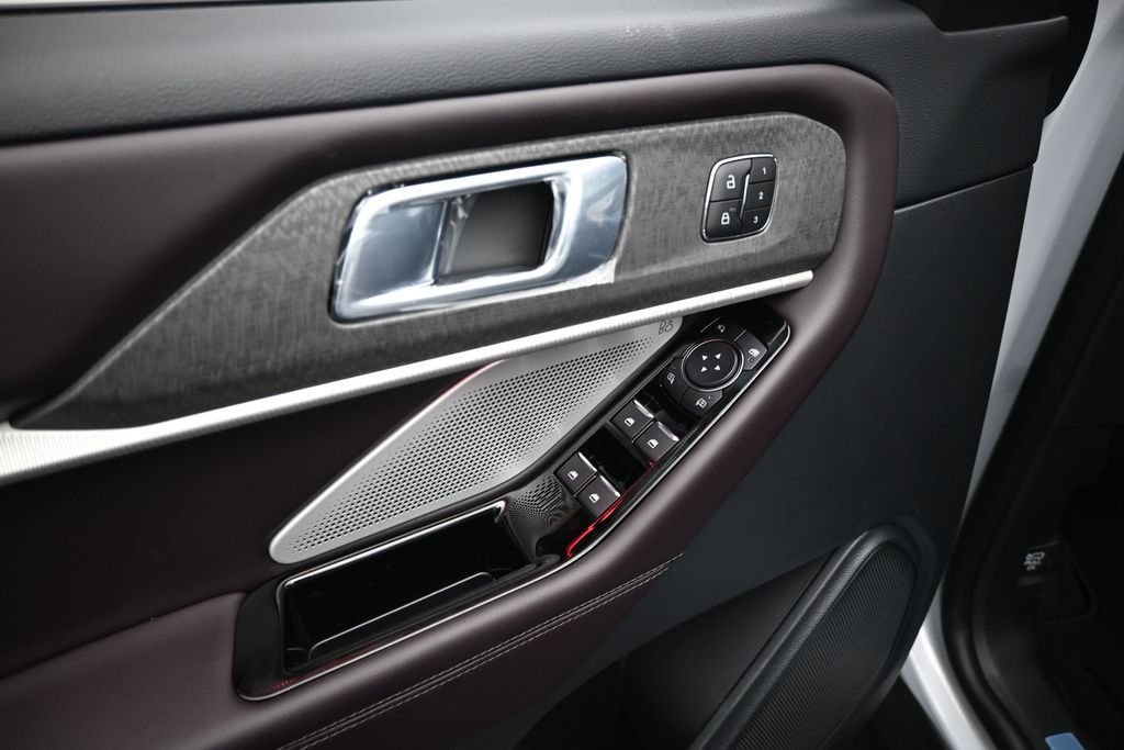 New 2026 Star White Metallic Tri-Coat Ford Platinum image 10