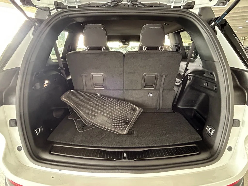 Used 2025 Bright White Clearcoat Jeep Laredo image 40