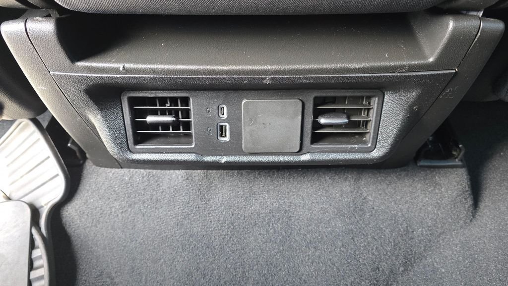 Used 2025 Summit White Chevrolet Custom image 18