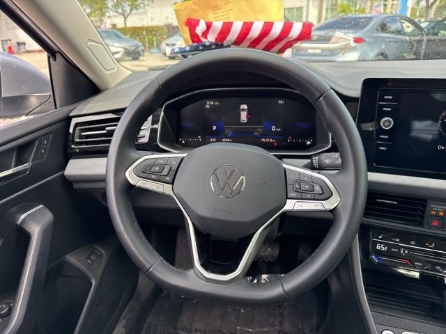 Used 2025 Silver Volkswagen 1.5T SE image 25