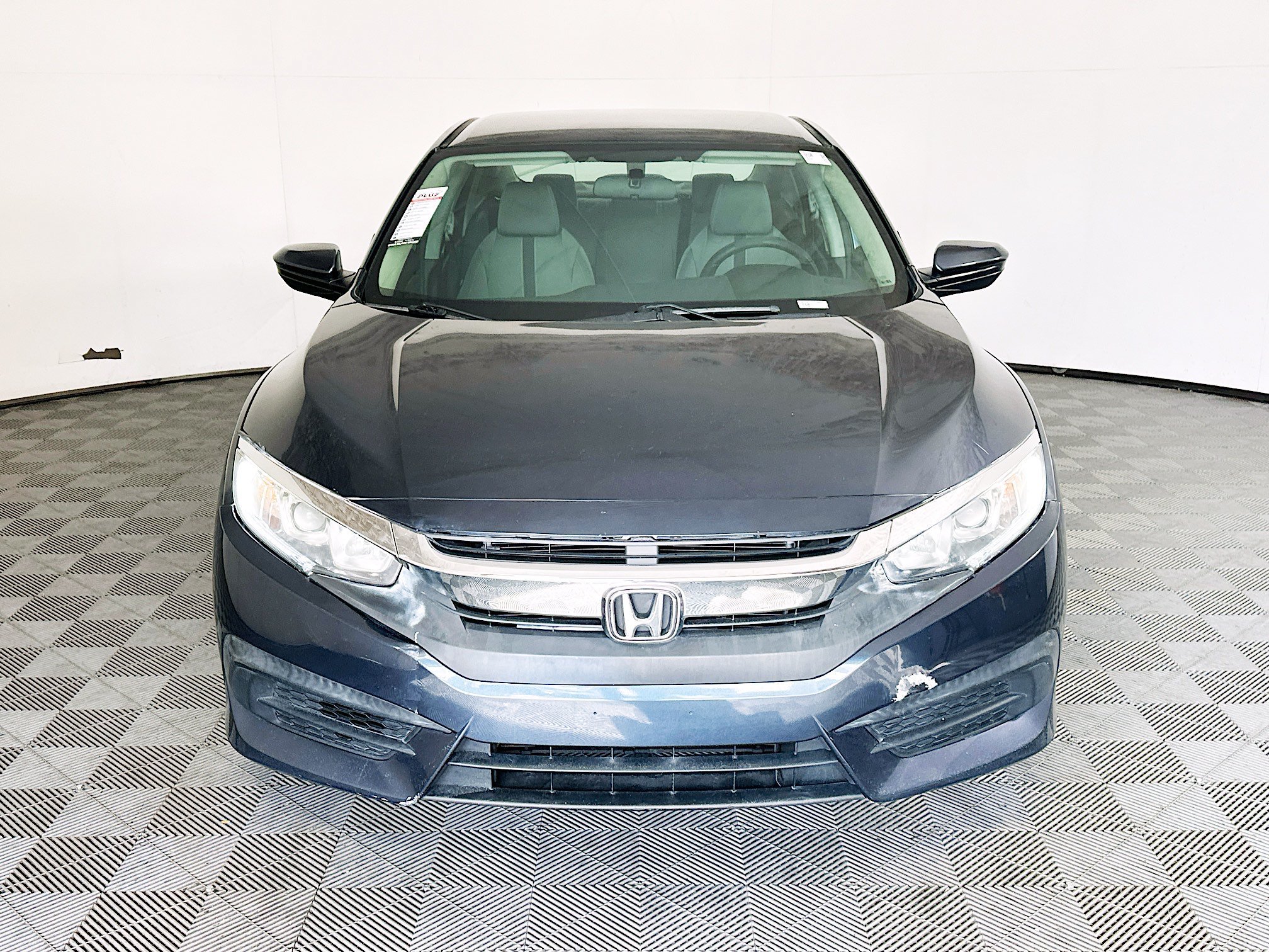Used 2018 Gray Honda LX image 8