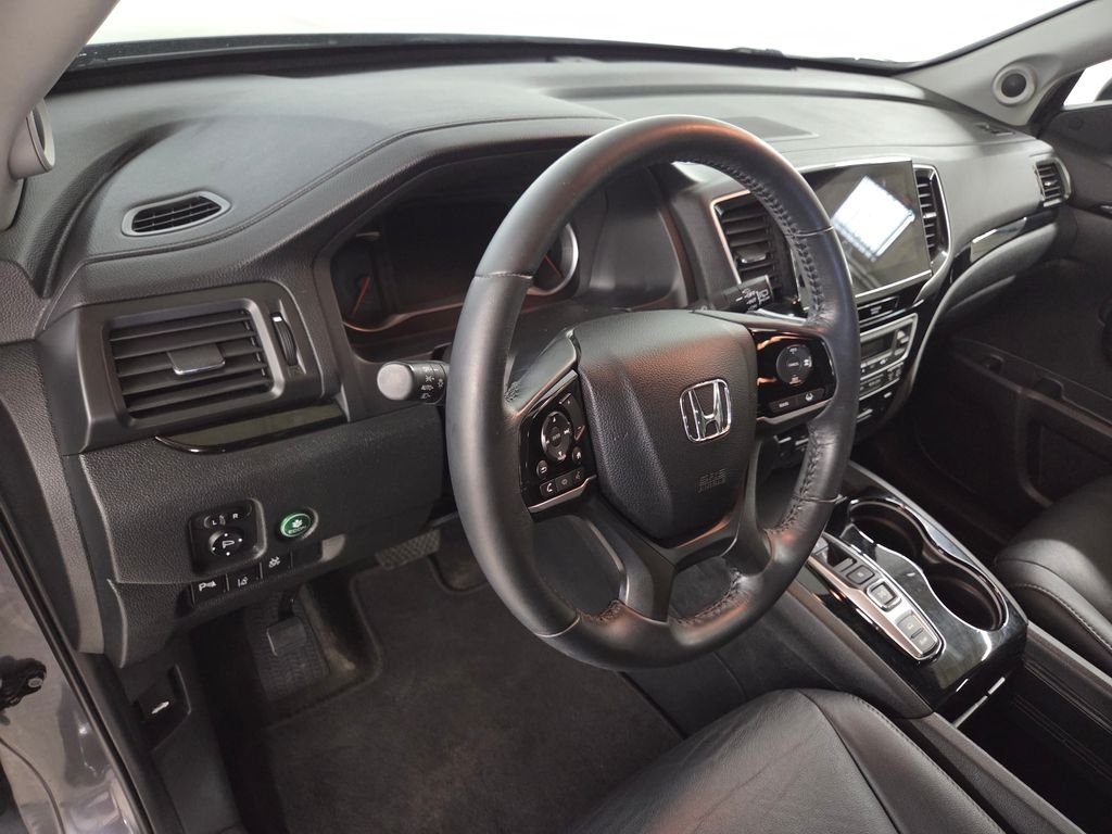 Used 2022  Honda Touring image 17