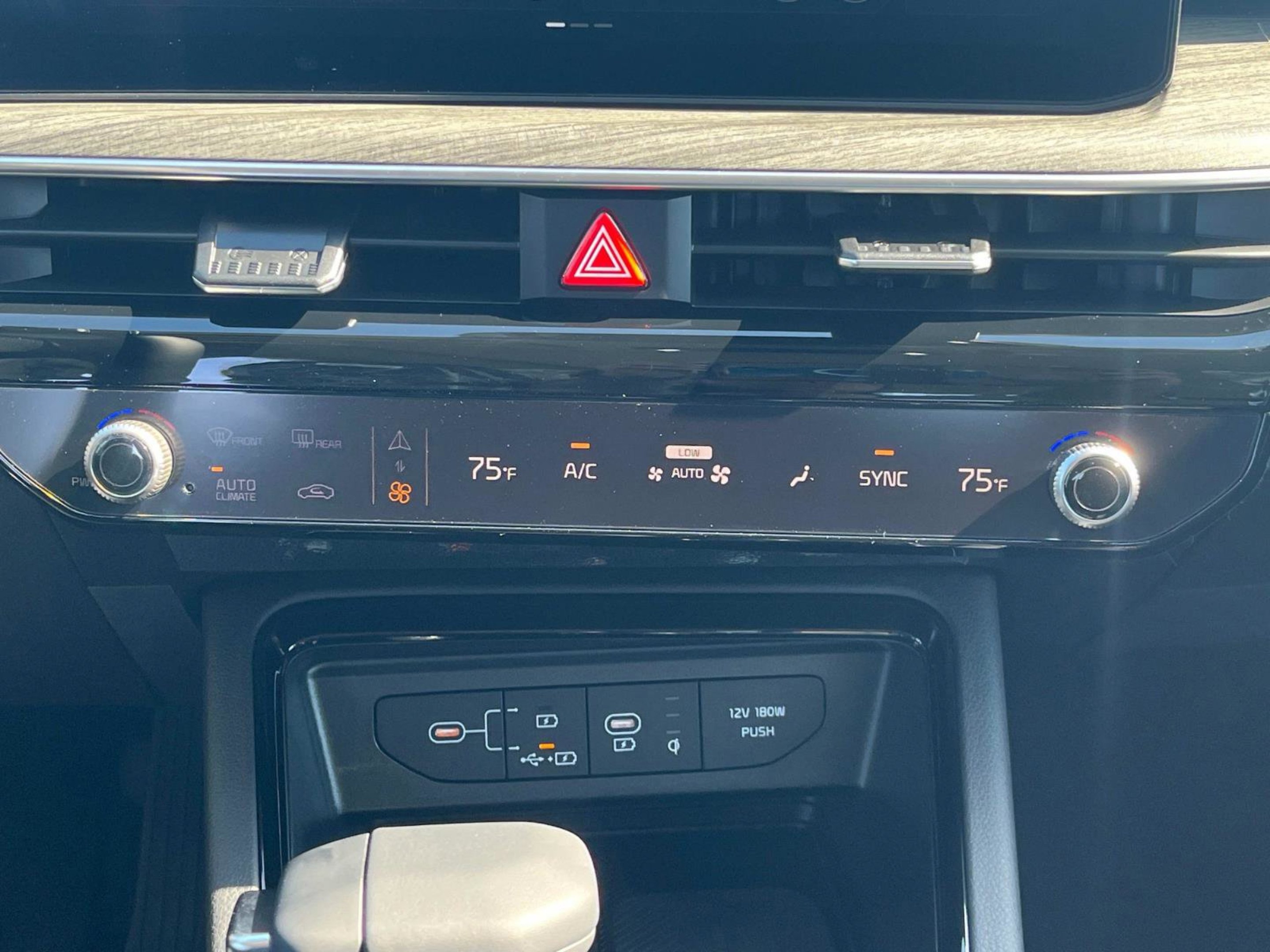 New 2026 Snow White Pearl Kia EX image 12
