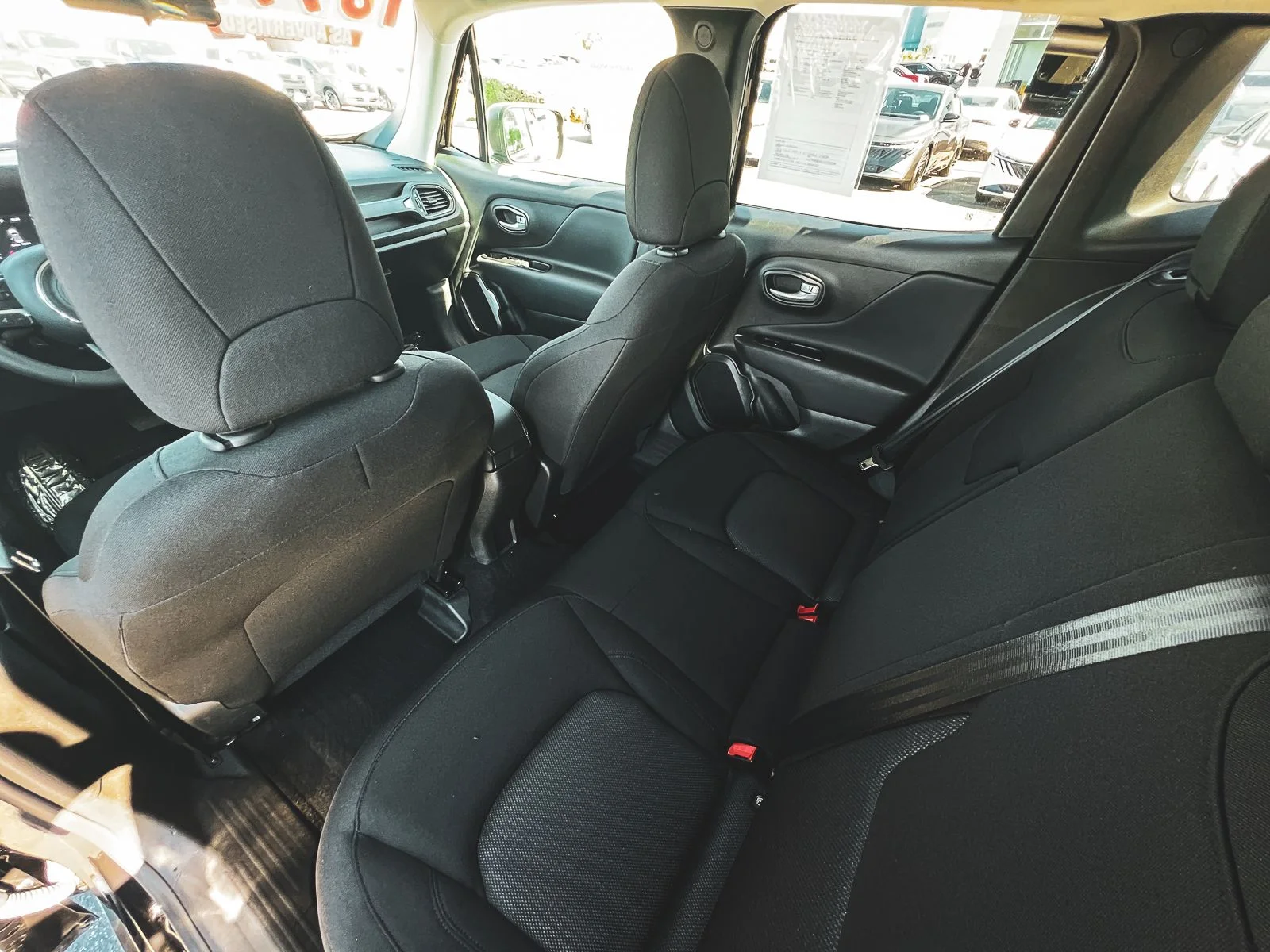 2023 Jeep Renegade Latitude - Photo 16
