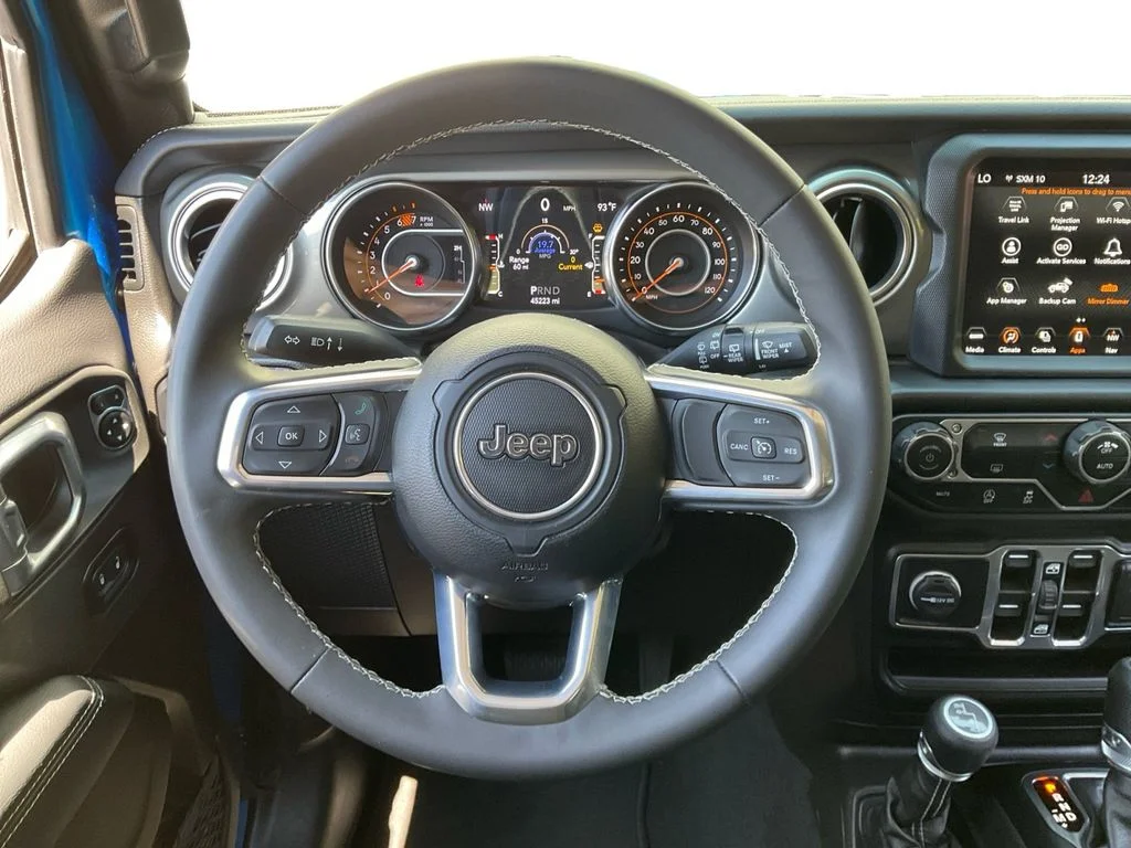Used 2023 Blue Jeep Sahara image 17