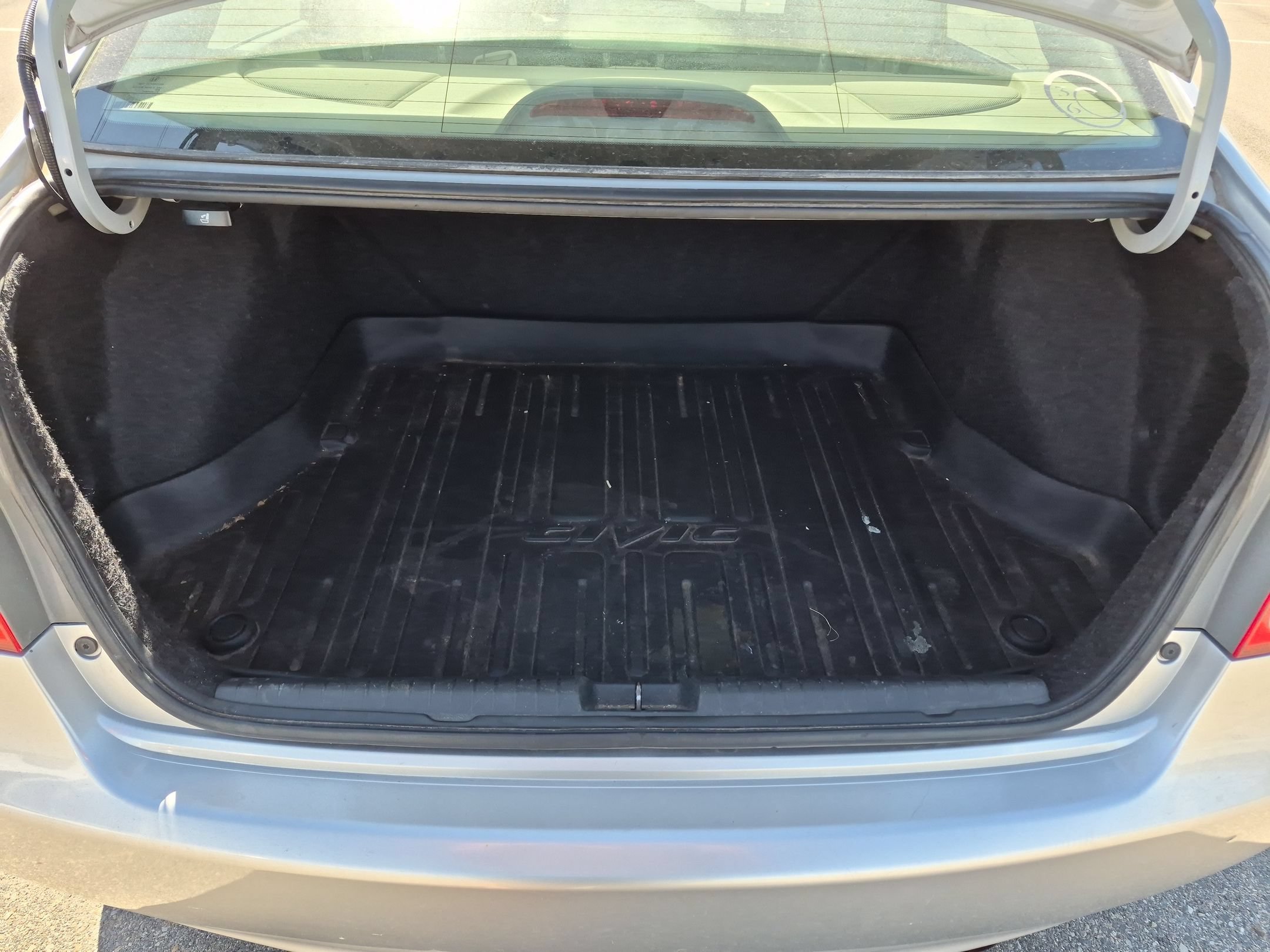 Used 2009 Silver Honda LX image 24