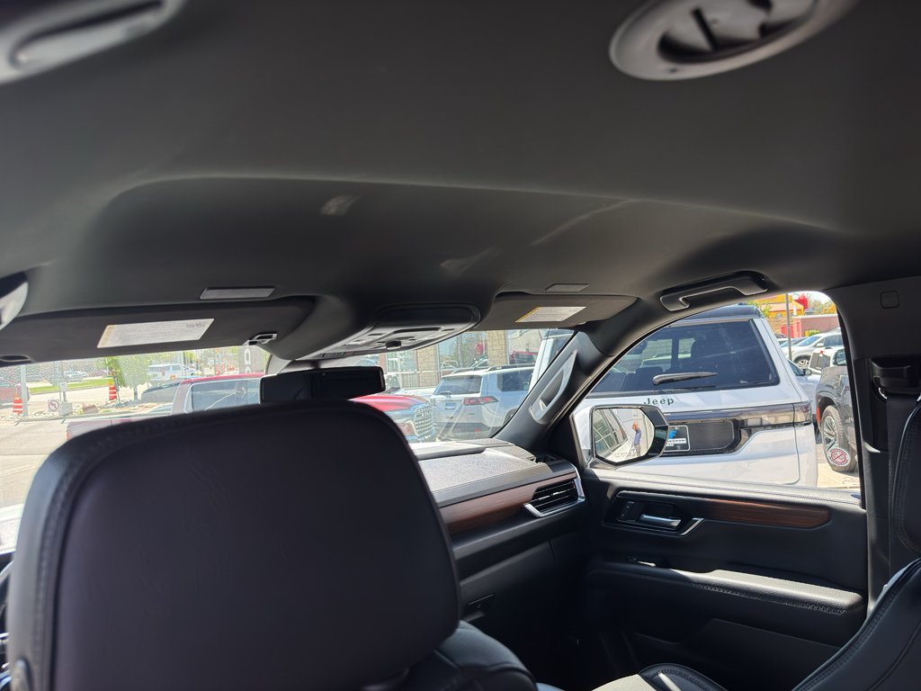 Used 2025 White GMC Denali image 21