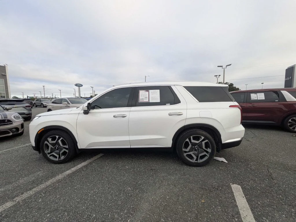 Used 2024 White Hyundai Limited image 5