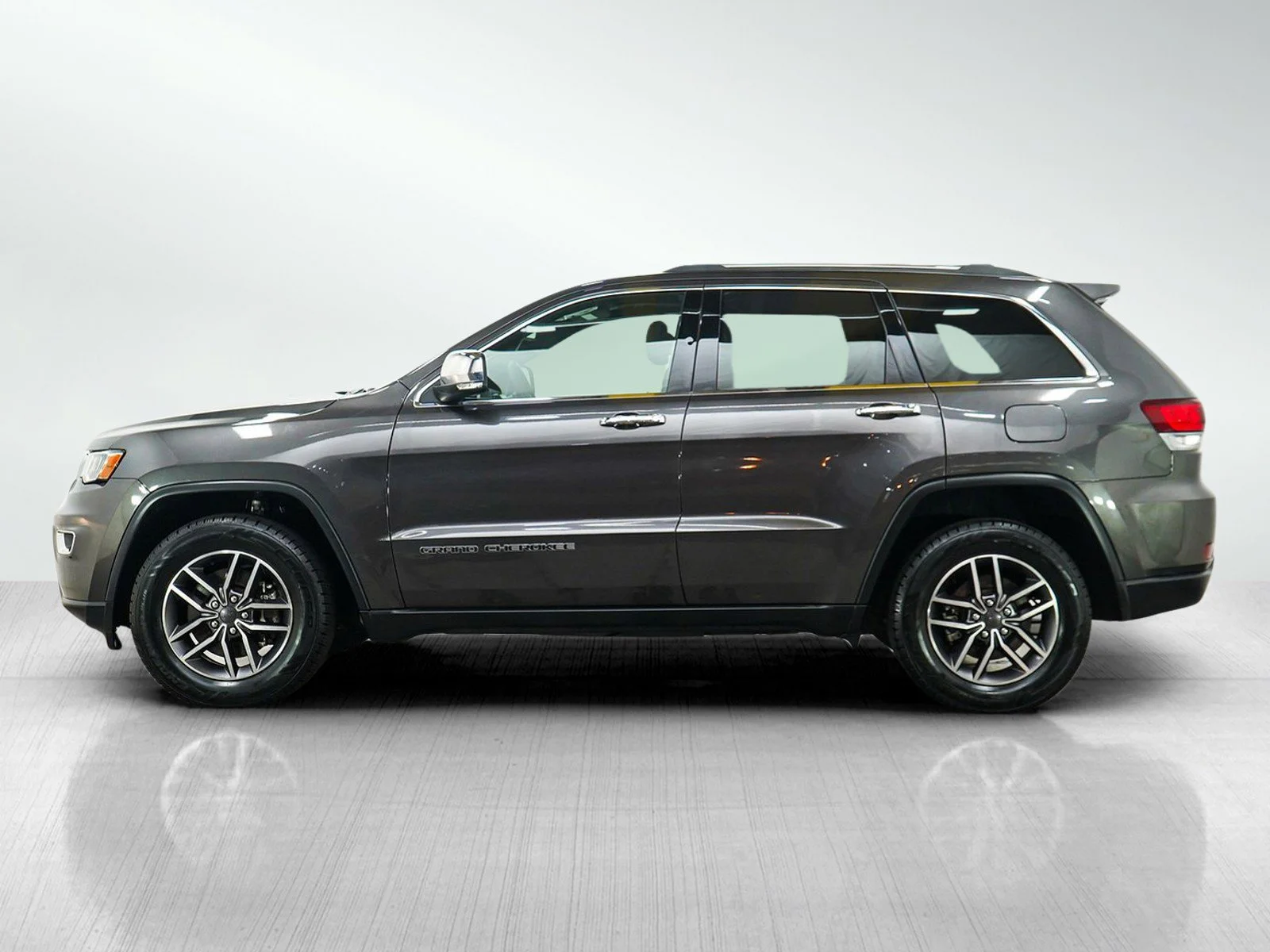 Used 2021 Jeep Grand Cherokee Limited with VIN 1C4RJFBG4MC509790 for sale in Hopkins, Minnesota