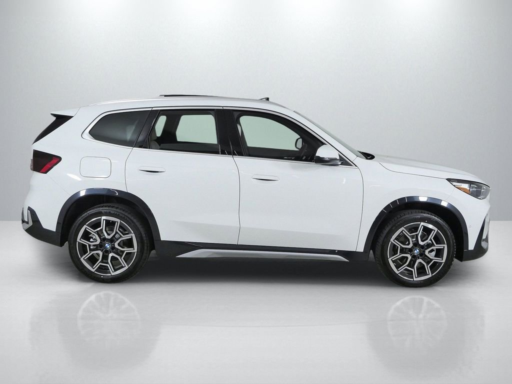 New 2026 Alpine White BMW xDrive28i image 8