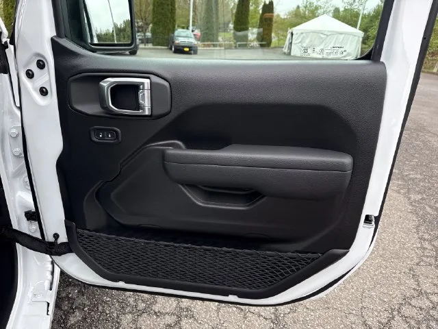New 2026 Bright White Clear-Coat Exterior Paint Jeep 85th Anniversary Edition image 24