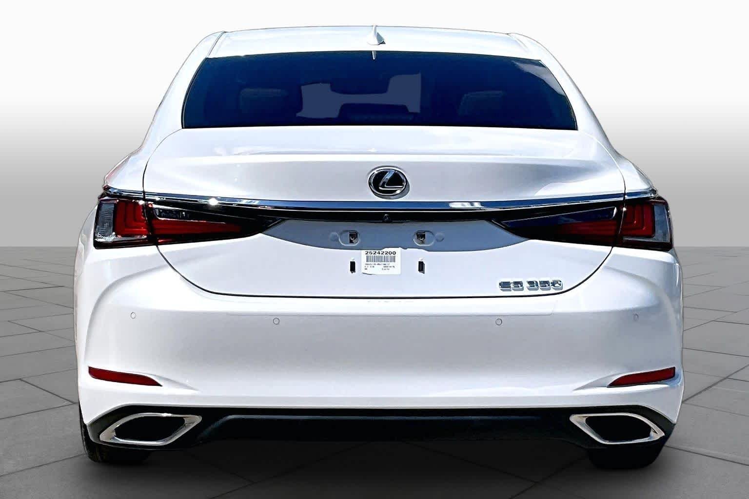 Used 2025 Eminent White Pearl Lexus  image 5
