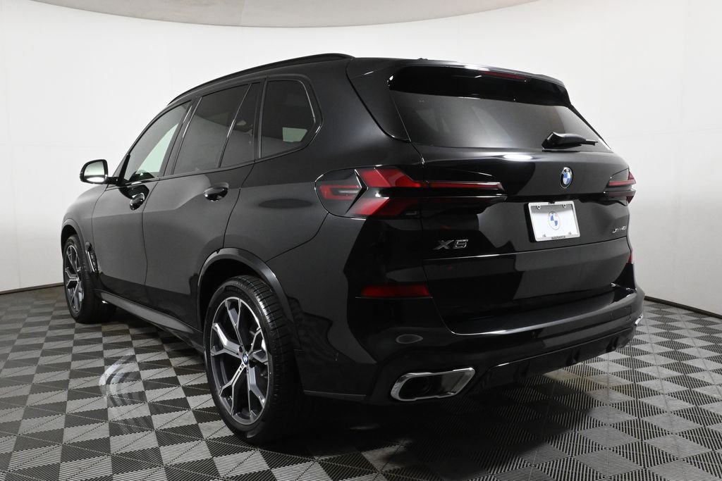 Used 2026 Black BMW xDrive40i image 5
