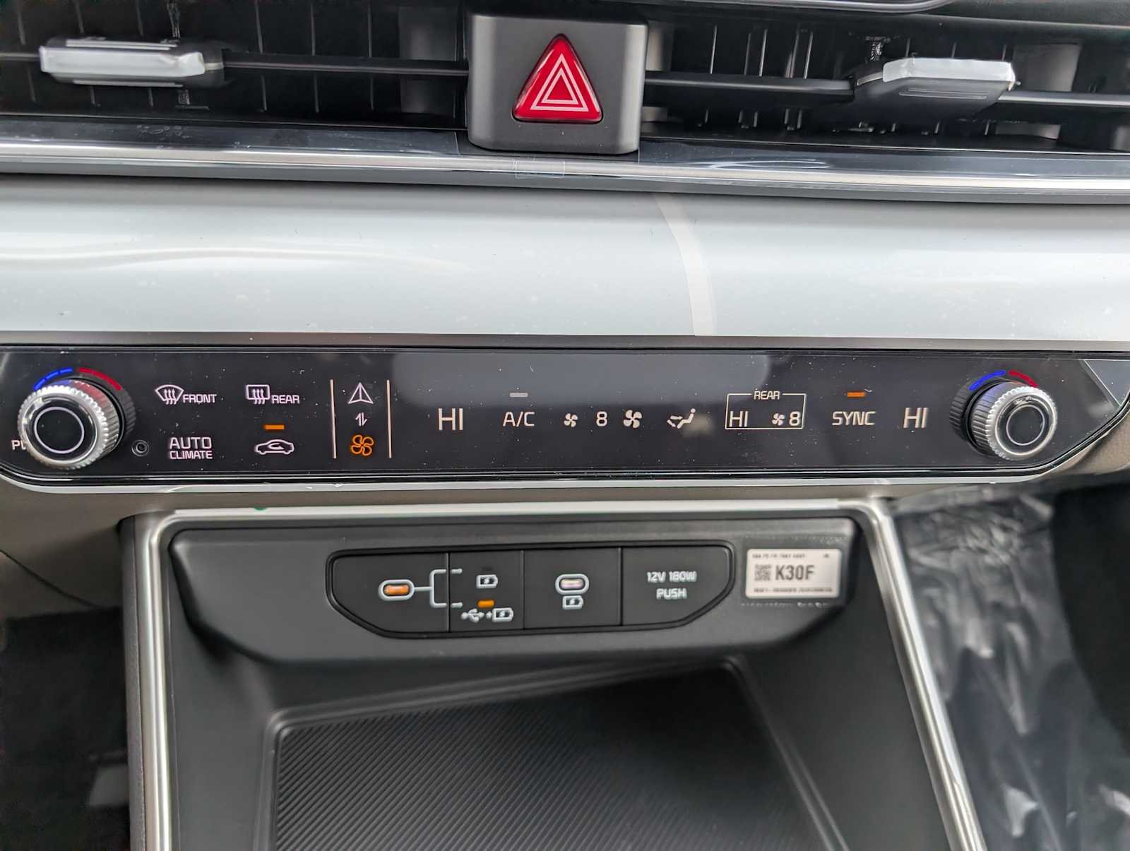 2026 Kia Carnival LXS - Photo 26