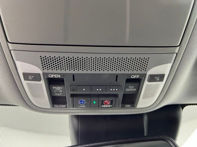 Used 2018 Silver Acura Advance Package image 30