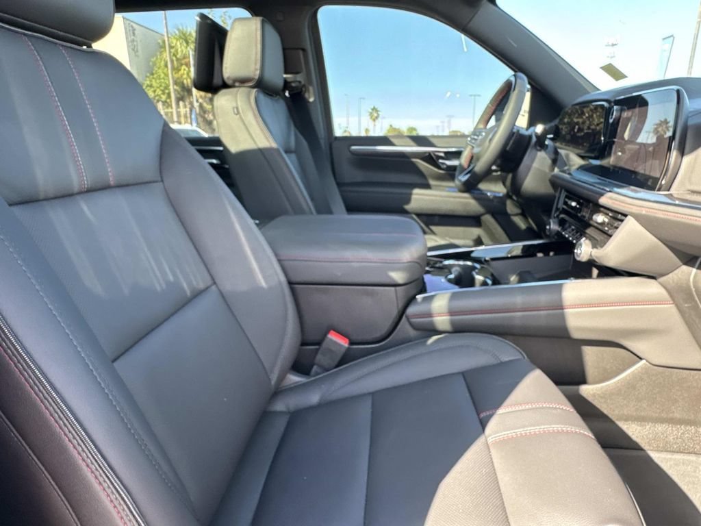 2026 Chevrolet Suburban RST - Photo 14