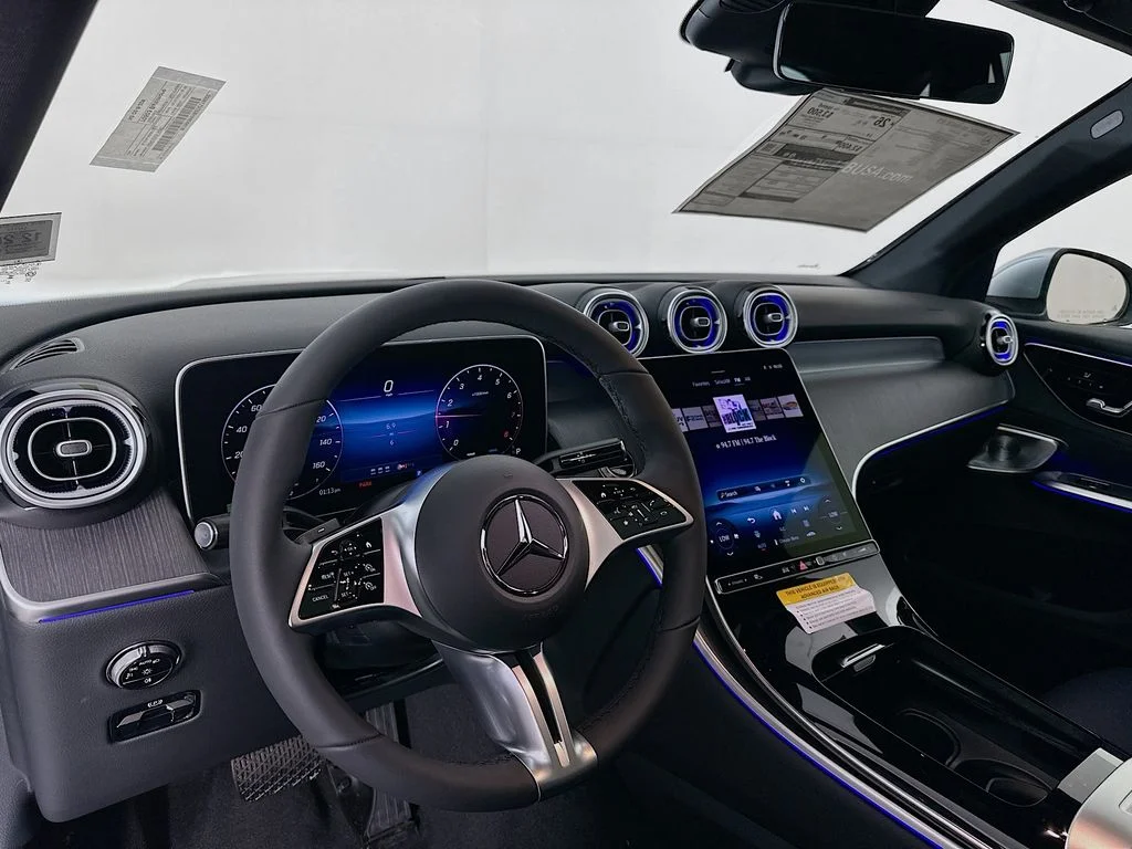 Used 2026 Gray Mercedes-Benz GLC 300 image 8