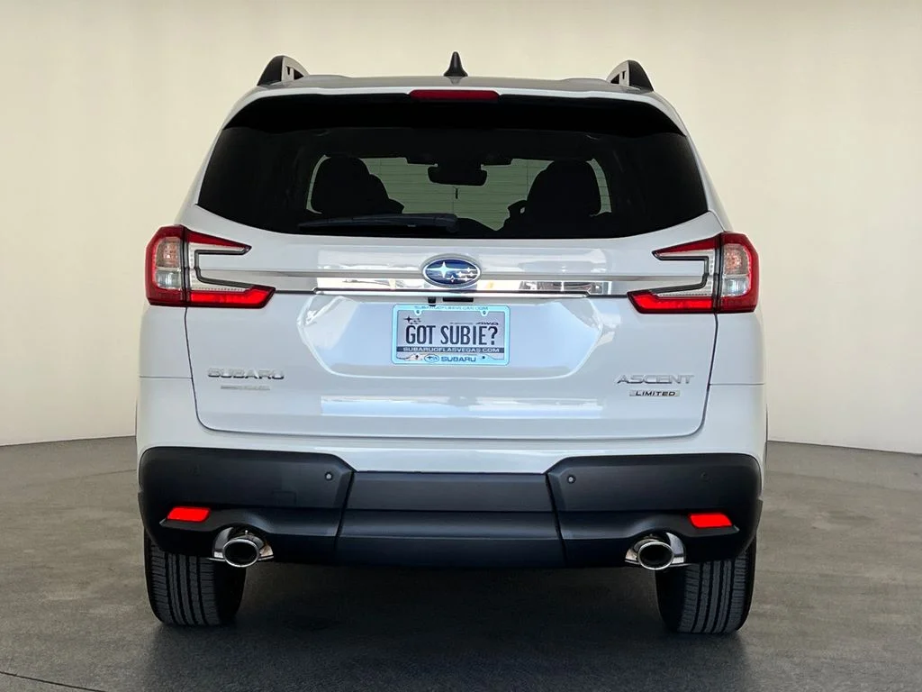 New 2026 CRYSTAL WHITE PEARL Subaru Limited 7-Passenger image 5