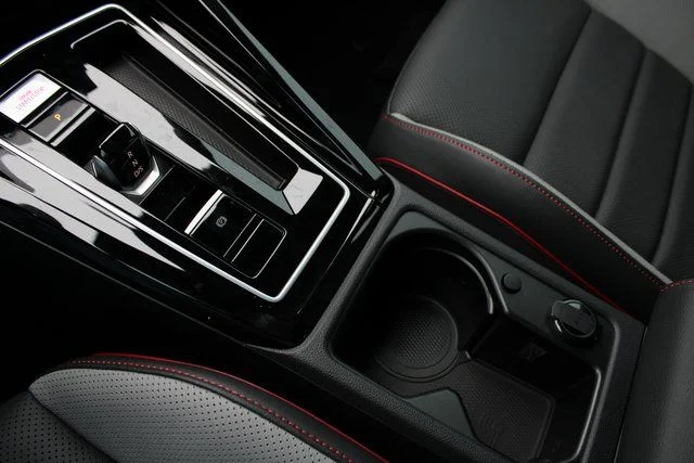2026 Volkswagen Golf GTI SE - Photo 8