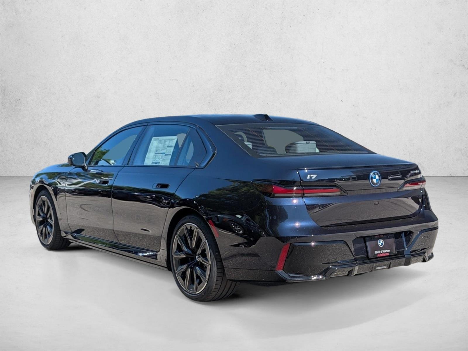 Used 2026 Carbon Black Metallic BMW xDrive60 image 9
