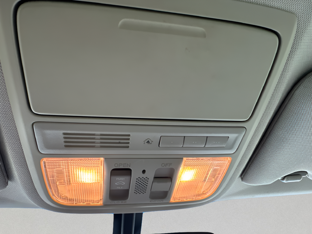 Used 2012 White Acura 2.4 image 37