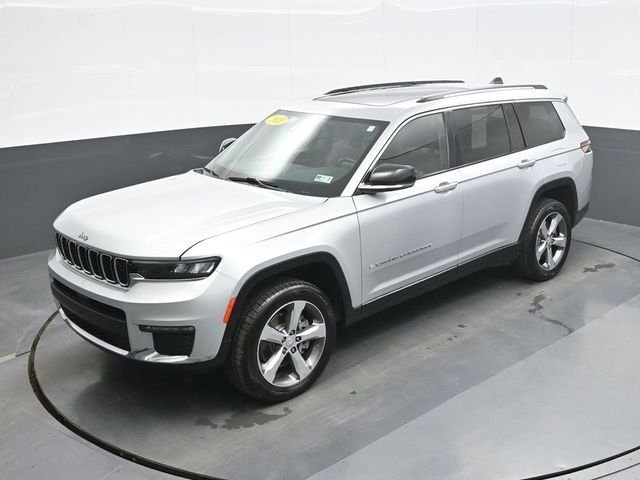 Used 2021 Silver Jeep Limited image 13