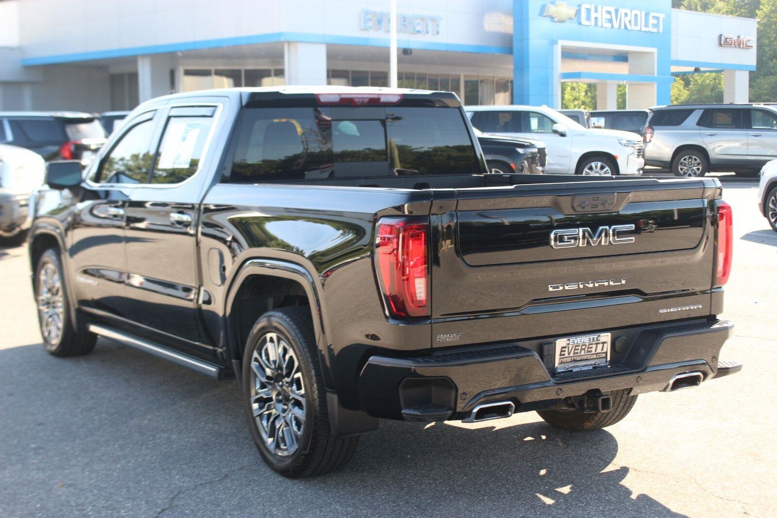 Used 2024 Onyx Black GMC Denali Ultimate image 5