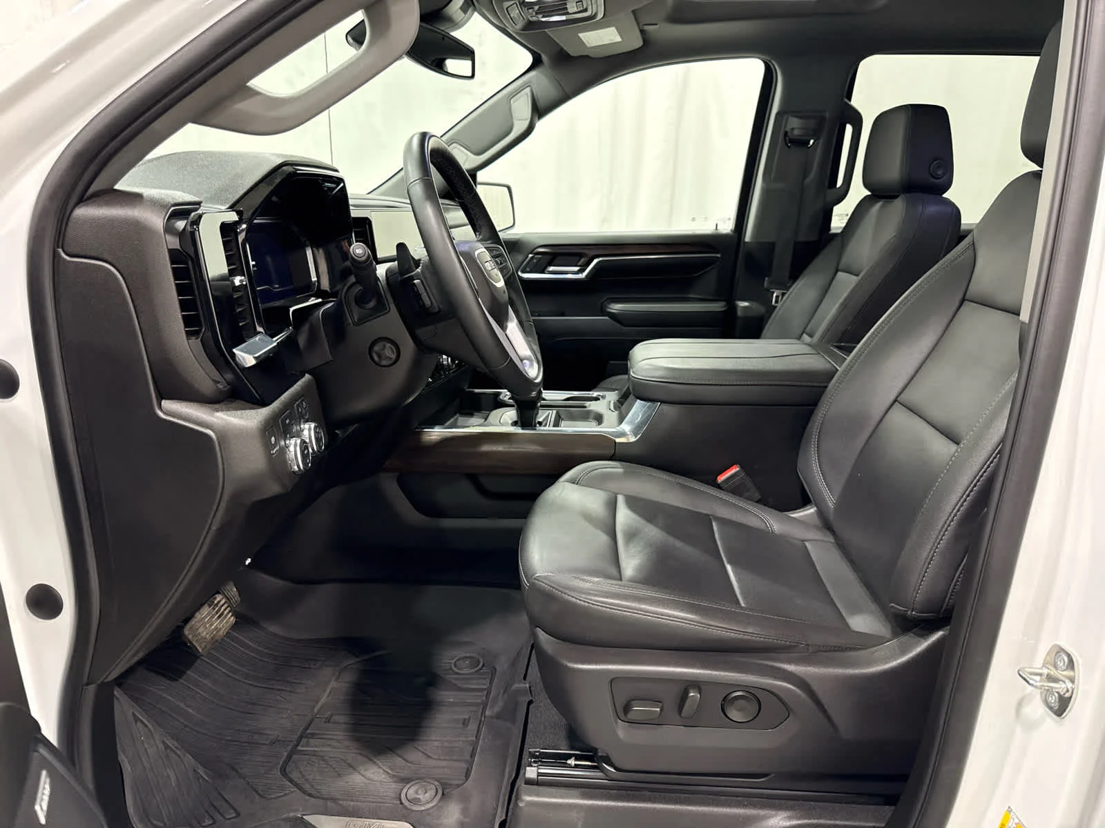 Certified Used 2024 Summit White GMC SLT image 11