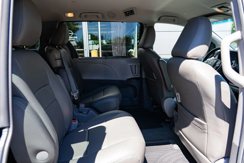 Used 2015 Black Toyota LE image 24