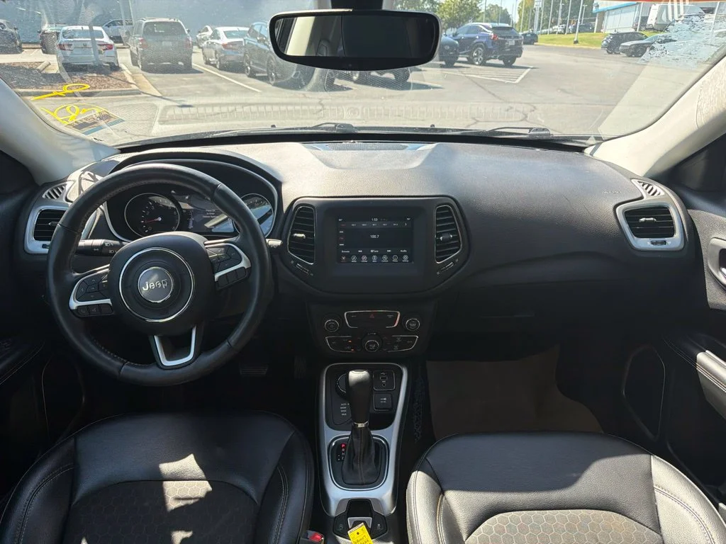 Used 2019 Gray Jeep Latitude image 8