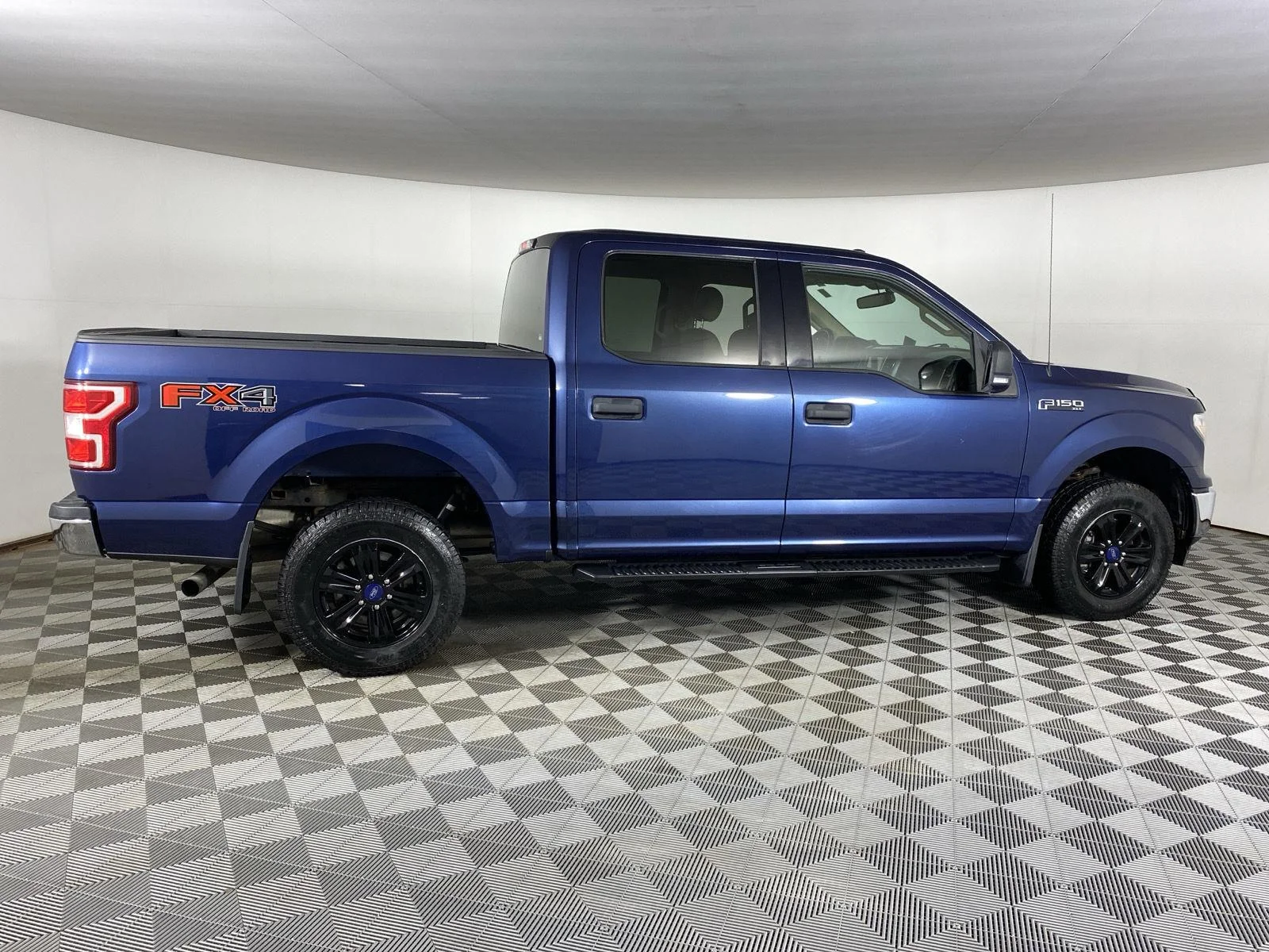 Used 2018 Blue Jeans Ford XLT image 17
