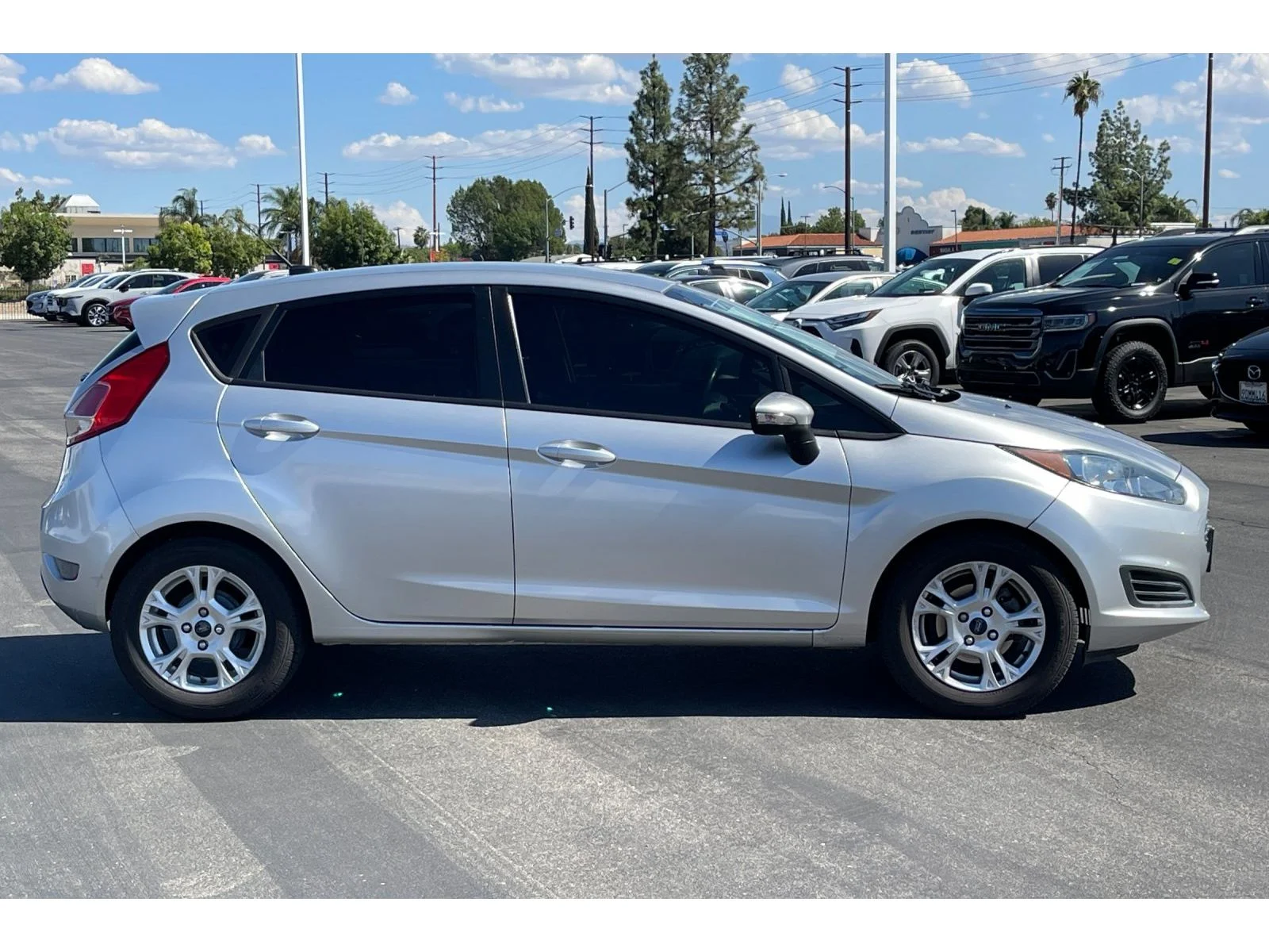 Used 2014 Ingot Silver Metallic Ford SE image 8