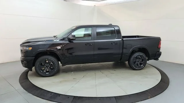 New 2026 Diamond Black Crystal Pearl-Coat Exterior Paint RAM Big Horn/Lone Star image 5