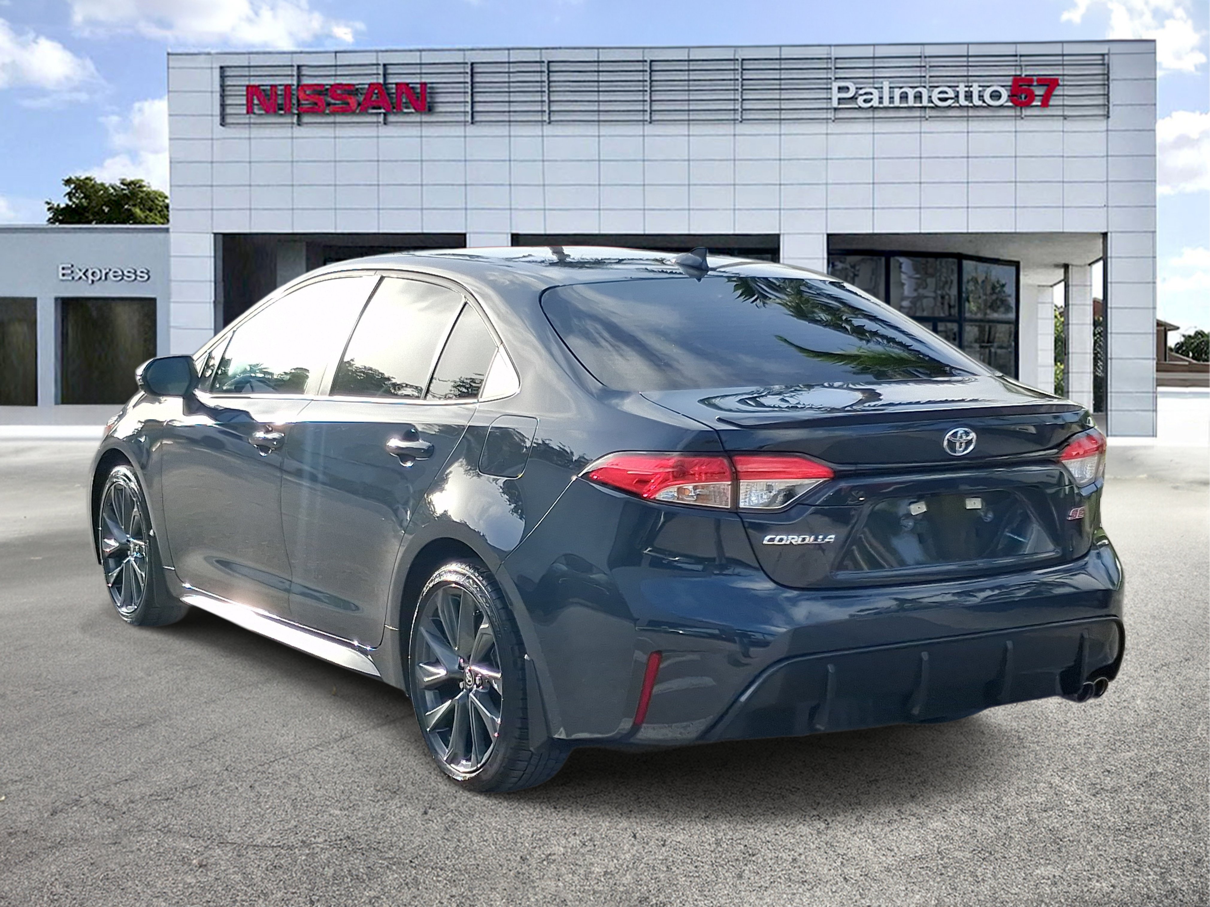 Used 2026  Toyota SE image 4