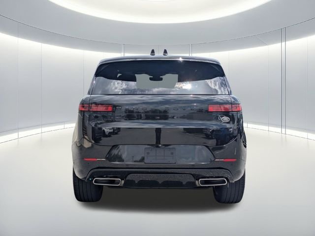 Used 2023 Black Land Rover SE Dynamic image 5