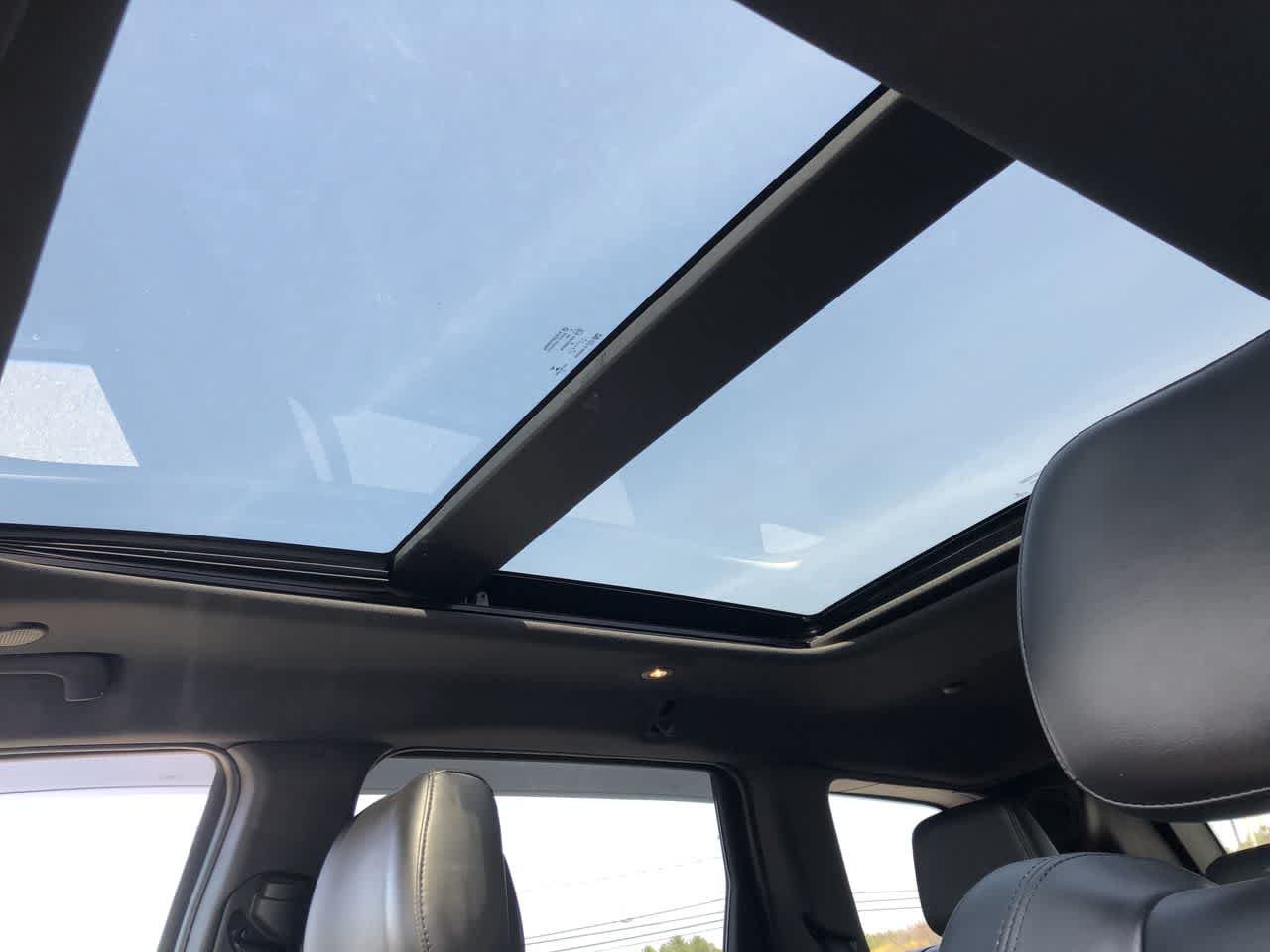 Used 2018 Velvet Red Pearlcoat Jeep Limited image 11