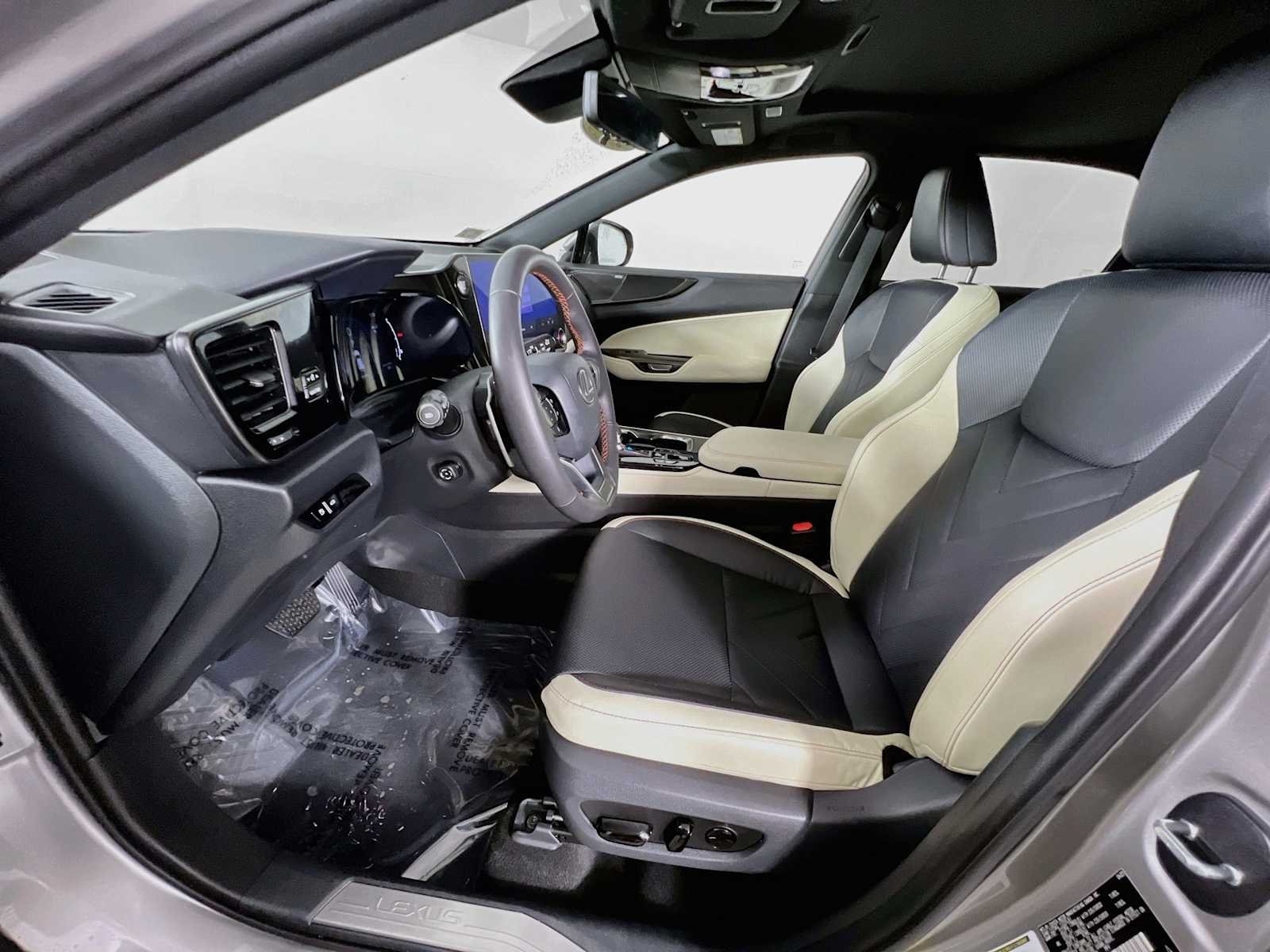 Used 2024 Atomic Silver Lexus Luxury image 22