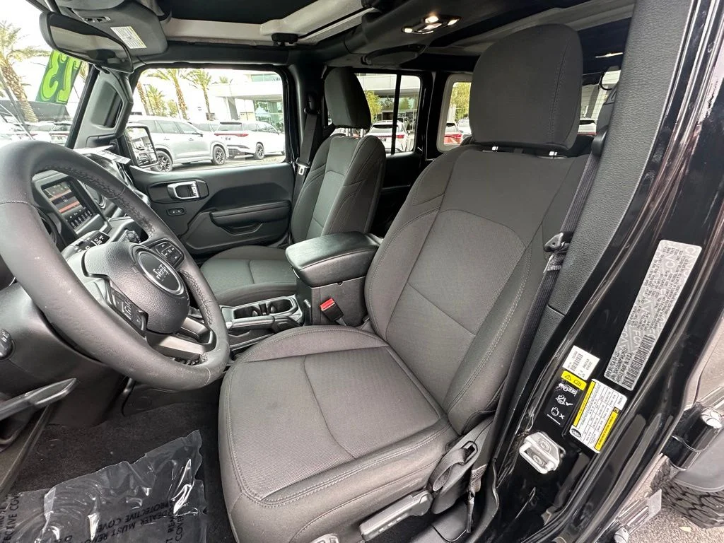 Used 2023 Black Jeep Sport S image 3
