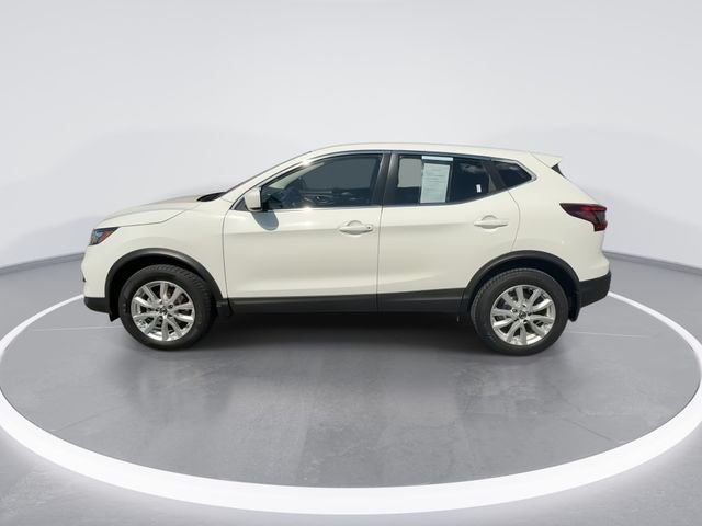 Used 2021 White Nissan S image 5