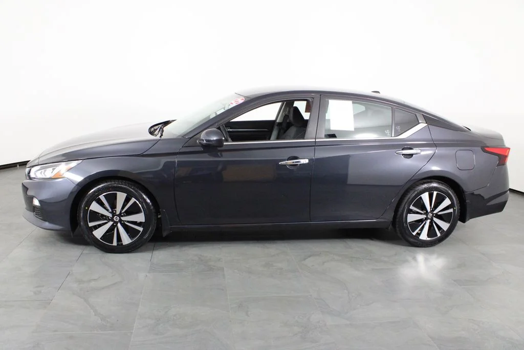 2022 Nissan Altima SV - Photo 14
