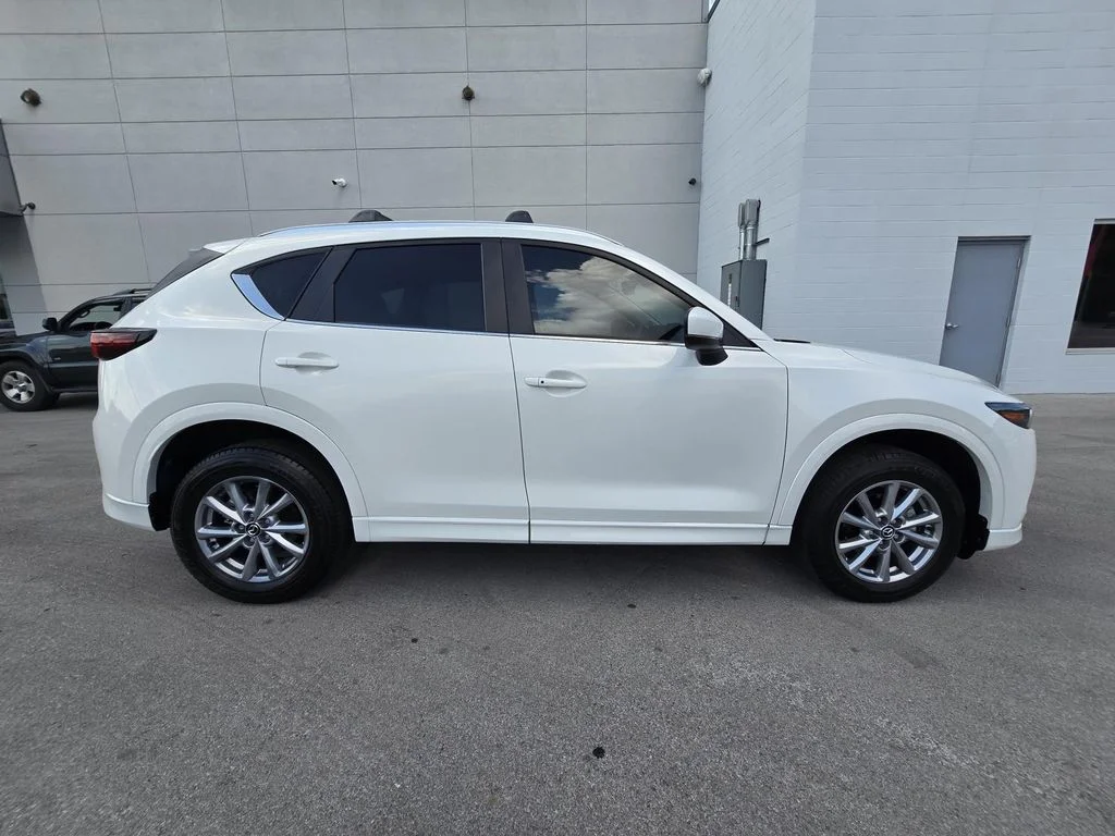 Used 2025 White Mazda 2.5 S Preferred image 8