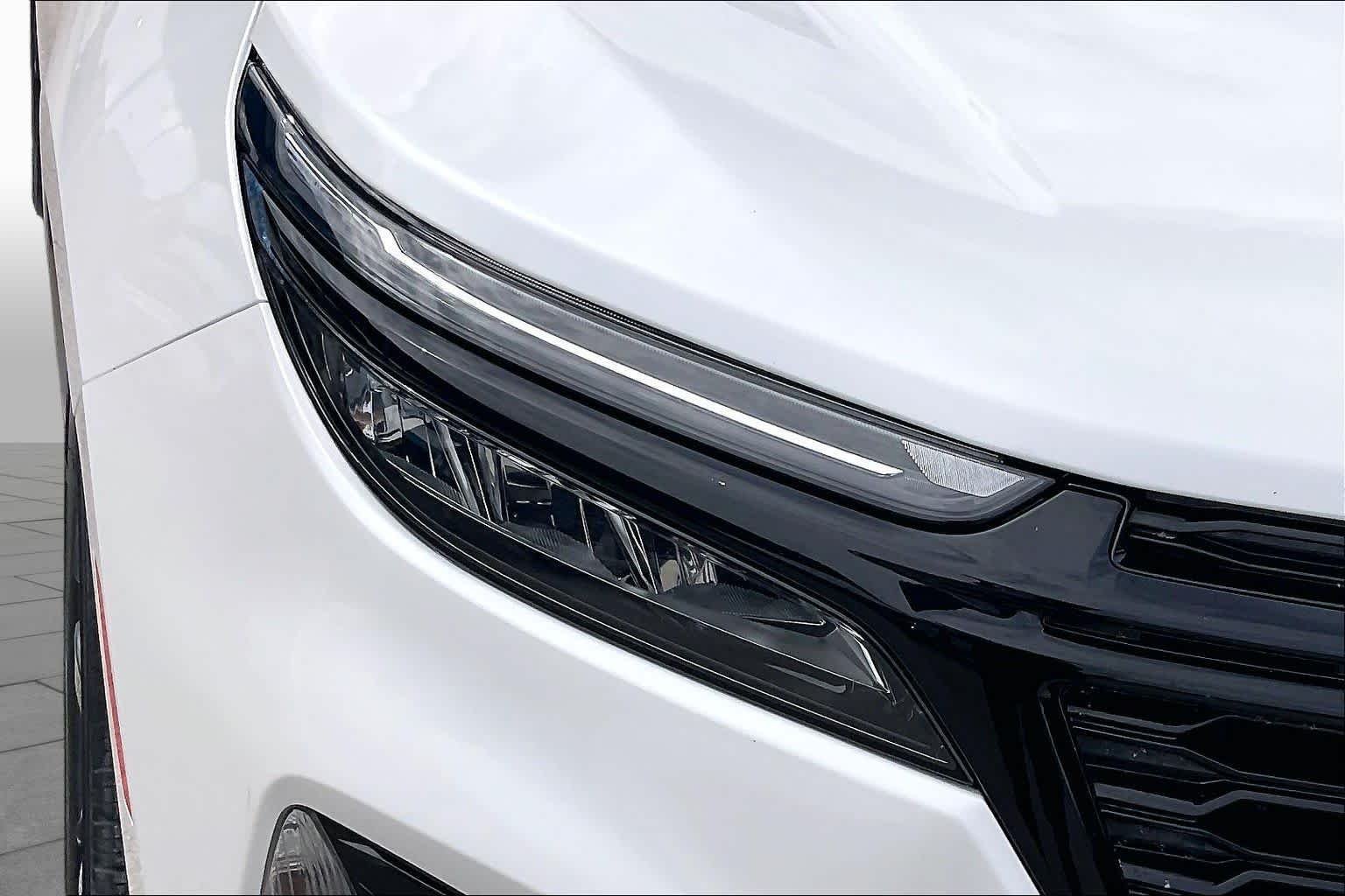 Used 2024 Iridescent Pearl Tricoat Chevrolet RS image 27
