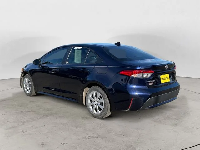 Used 2020  Toyota LE image 7