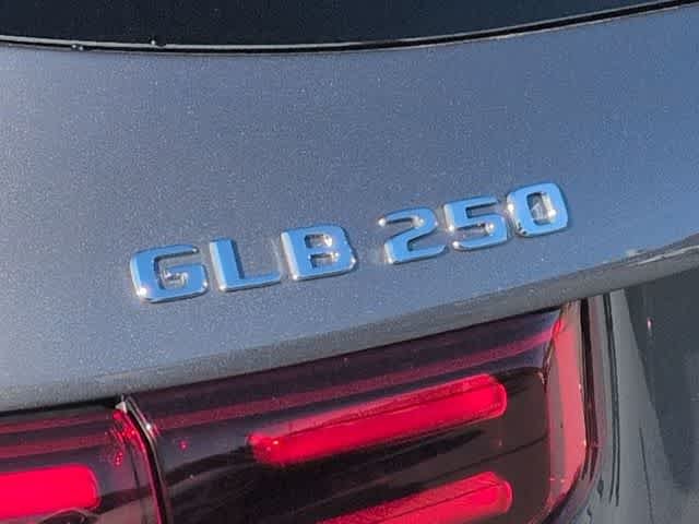 Used 2025 Mountain Grey Metallic Mercedes-Benz GLB 250 image 13