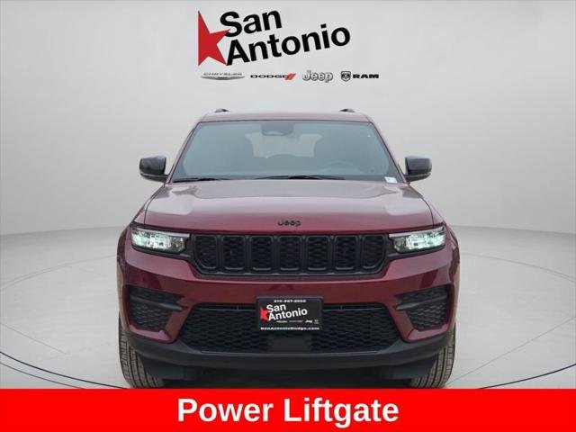 New 2025 Velvet Red Pearl-Coat Exterior Paint Jeep Altitude X image 4